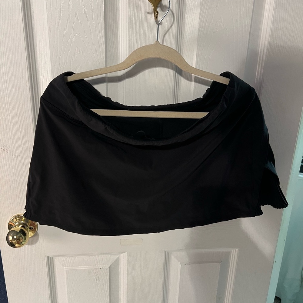 Black lulu skirt